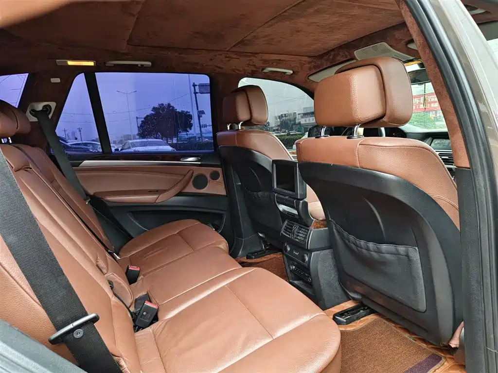 BMW X5 (Import) 2011 xDrive35i Leading Edition фото 15
