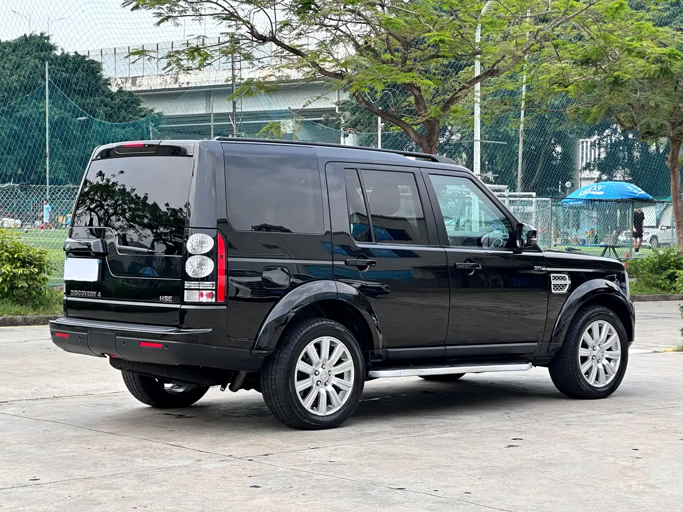 Land Rover Discovery 2015 3.0 SDV6 HSE Diesel фото 5