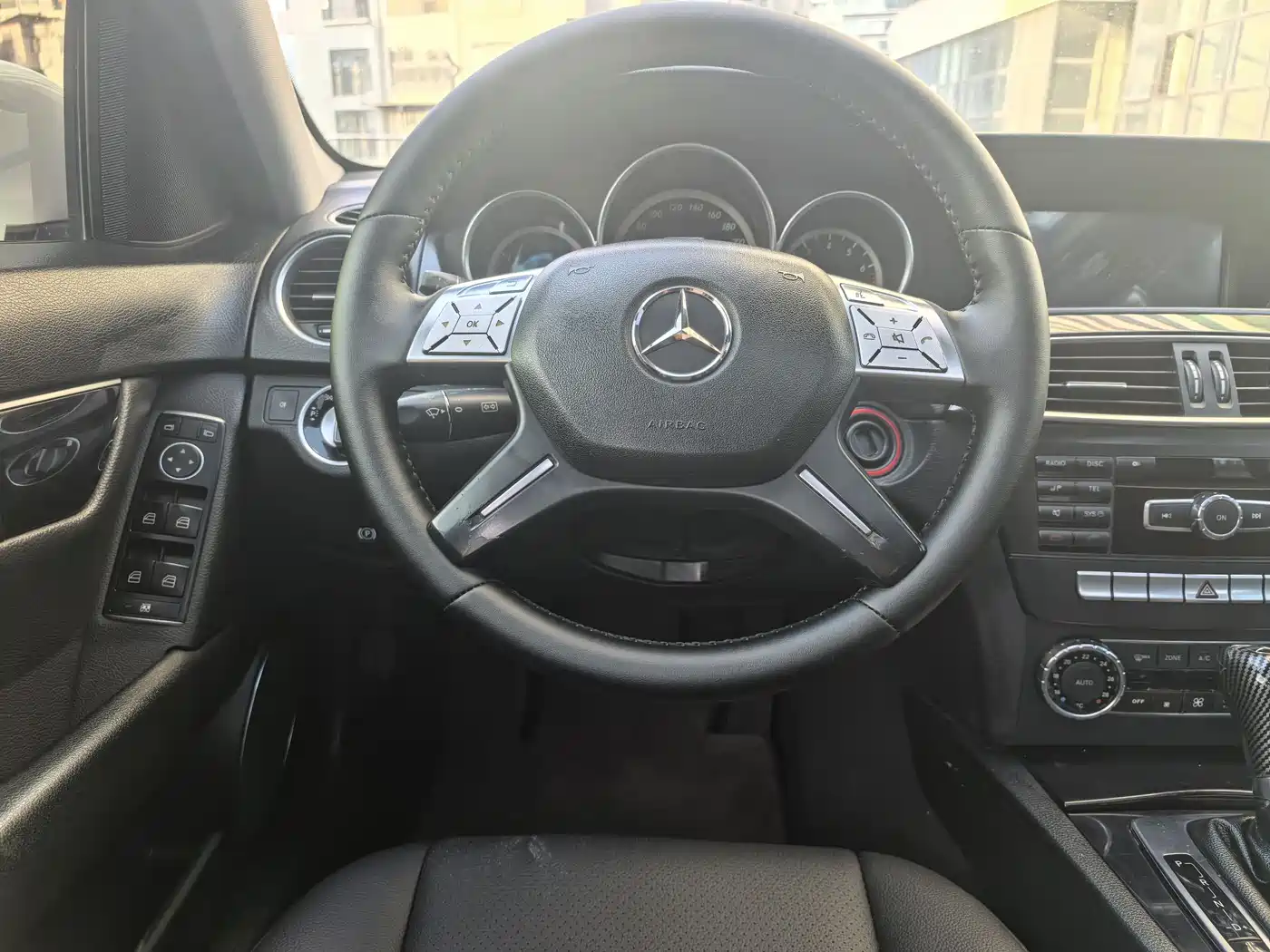 Mercedes-Benz C-Class 2011 C 180K Classic фото 12