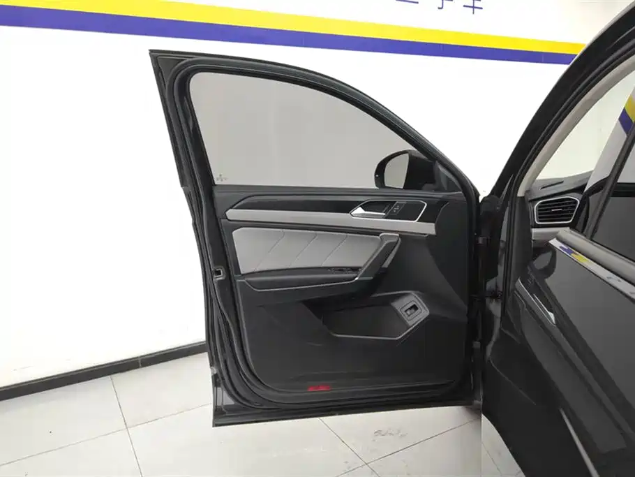 Volkswagen Tayron 2023 330TSI 2WD Luxury Plus Advanced Edition фото 7