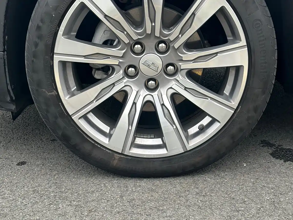 CADILLAC XT4