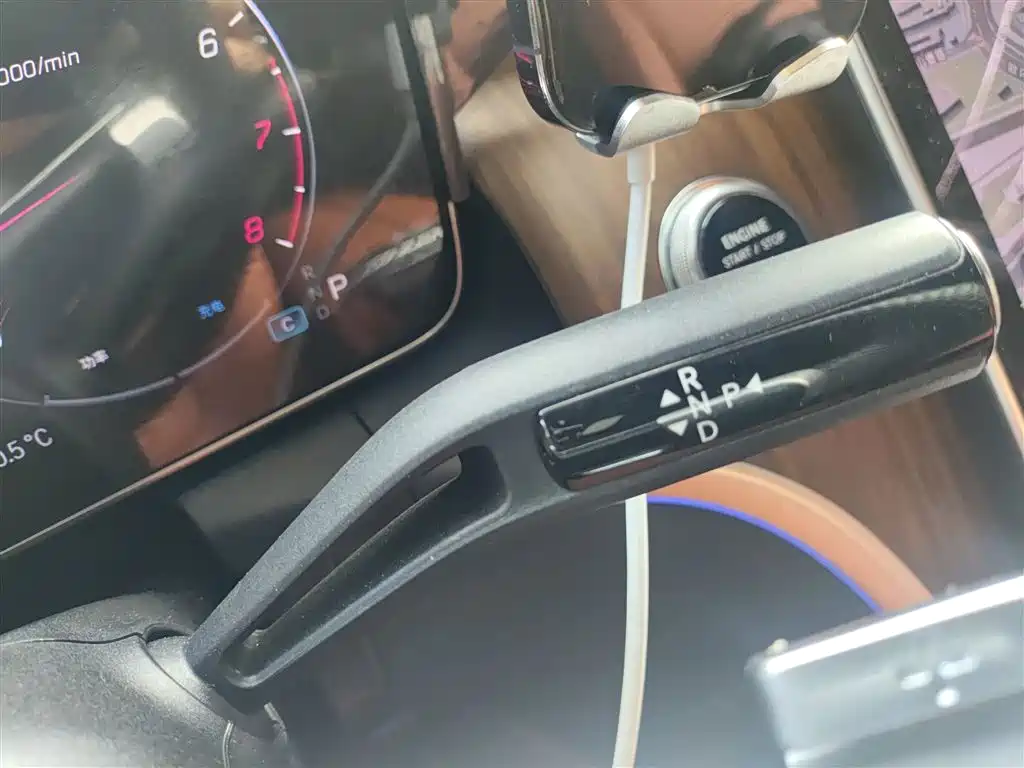Mercedes-Benz GLC 2023 GLC 300 L 4MATIC Sport 5-Seater фото 14