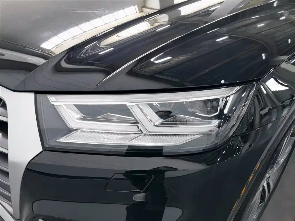 Audi Q5L 2020 Facelift 40 TFSI Honor Fashion фото 7