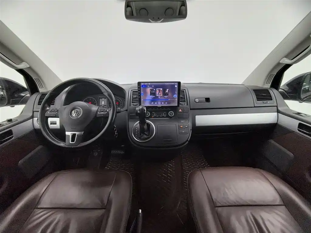 Volkswagen Multivan 2012 2.0TSI 2WD Luxury Edition фото 5