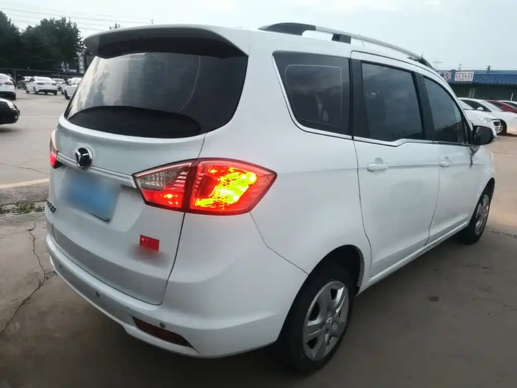 Weichai Yingzhi Yingzhi 737 2017 2015 1.5L Manual Comfort