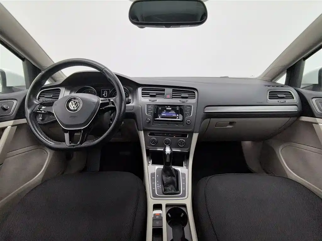 Volkswagen Golf 2016 230TSI Automatic Comfort фото 5