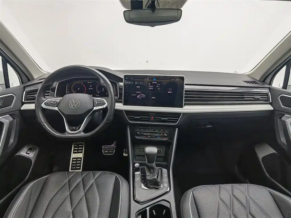 Volkswagen Tiguan L 2024 330TSI Automatic 2WD R-Line Premium Enjoyment Edition фото 5