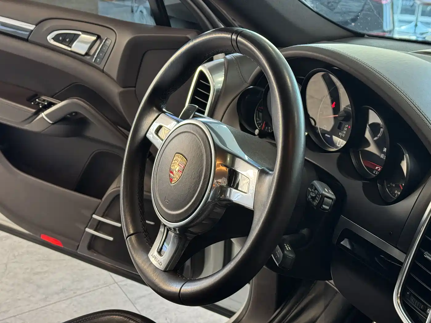 Porsche Cayenne 2014 Cayenne Platinum Edition 3.0T фото 17