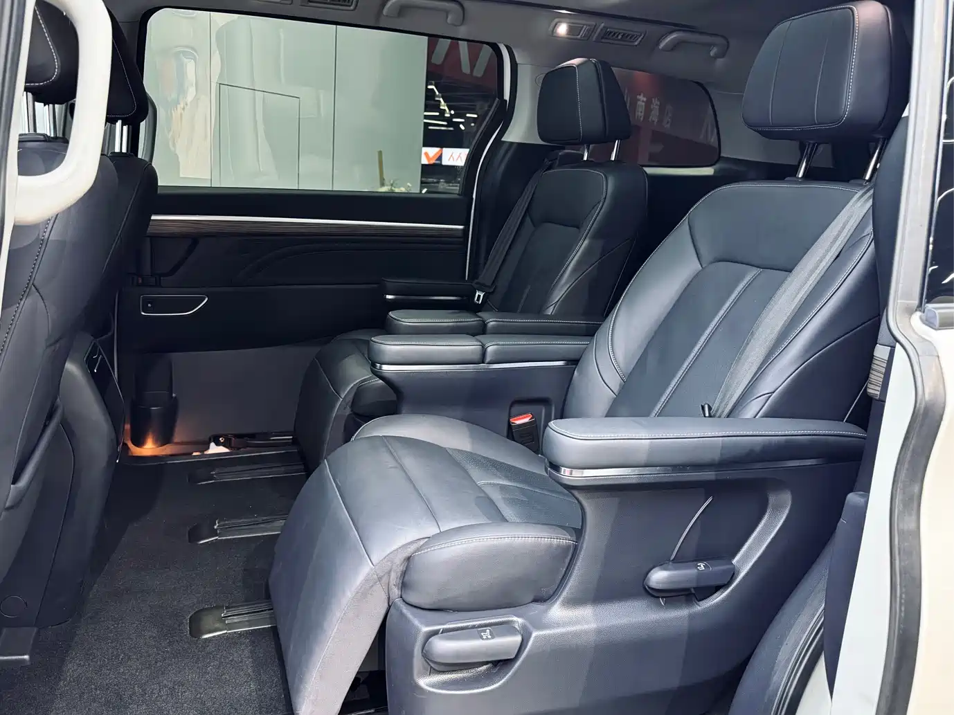 GAC Trumpchi Trumpchi M8 2021 Leading Show Series 390T Prestige Edition фото 10