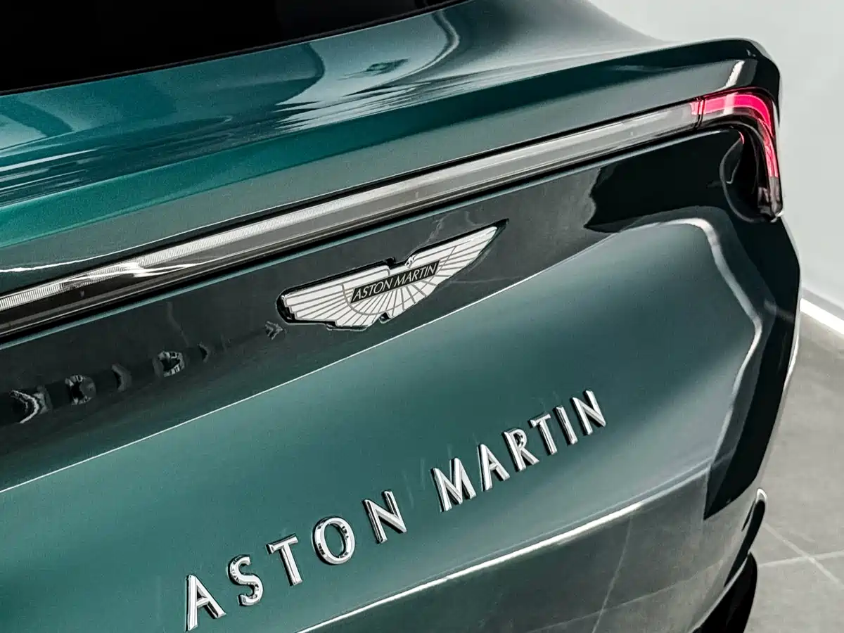 Фото 22 - Aston Martin DBX