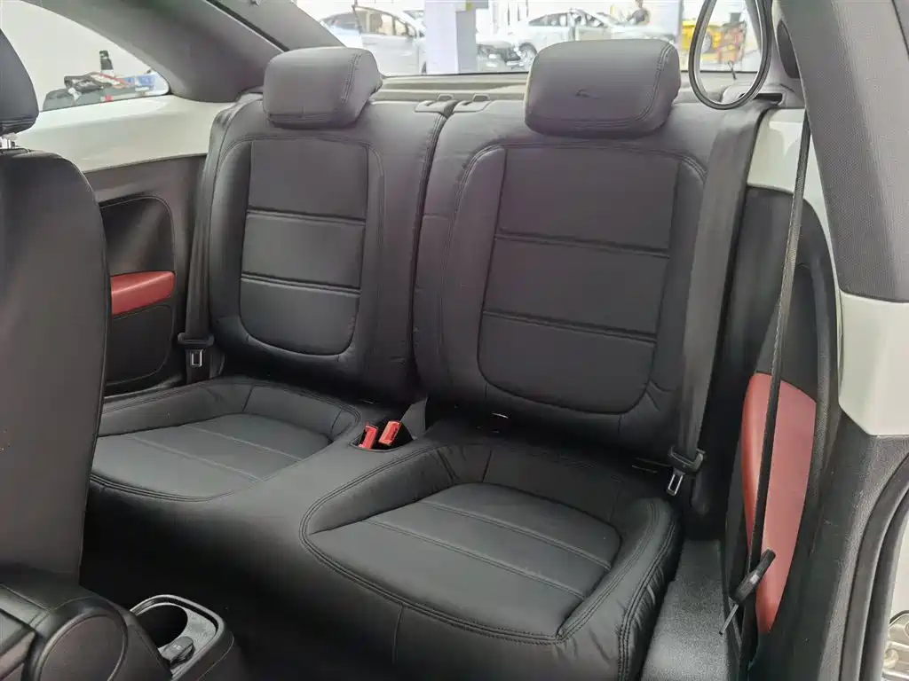 Volkswagen Beetle 2015 180TSI фото 15