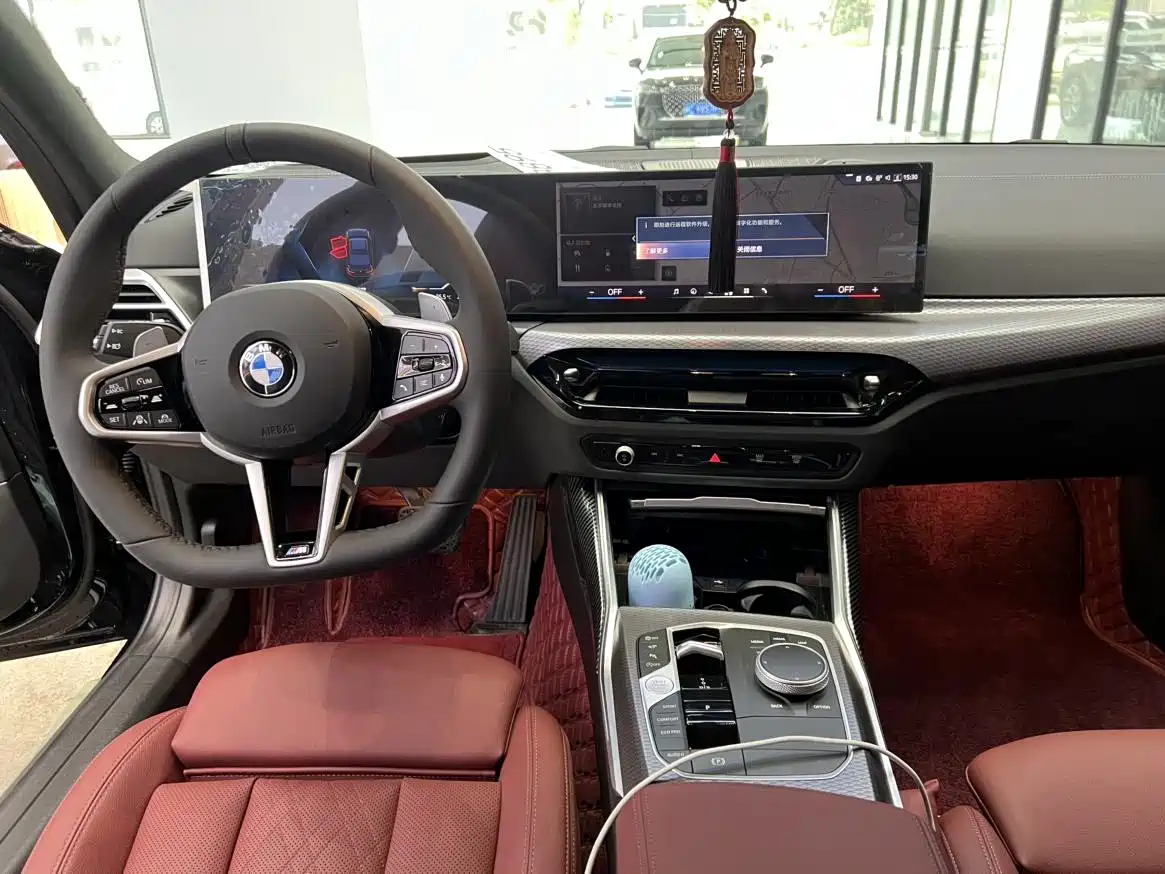 BMW 3 Series 2026 330Li Excellence M Sport Shadowline Package фото 8