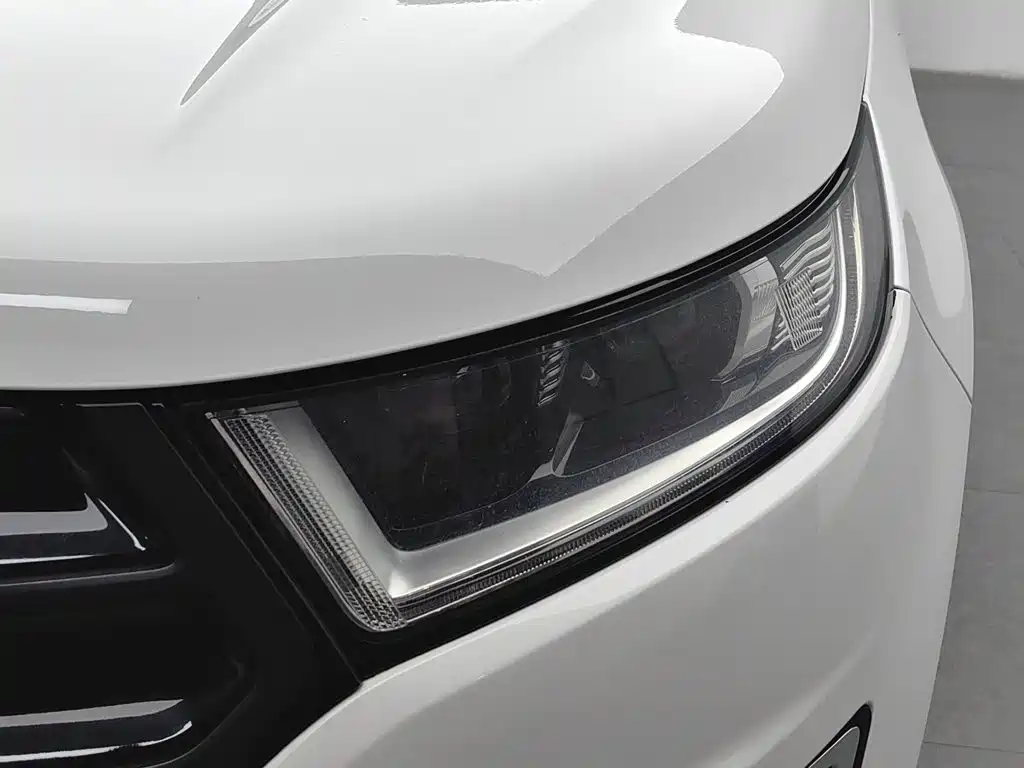 Фото 7 - Ford Edge