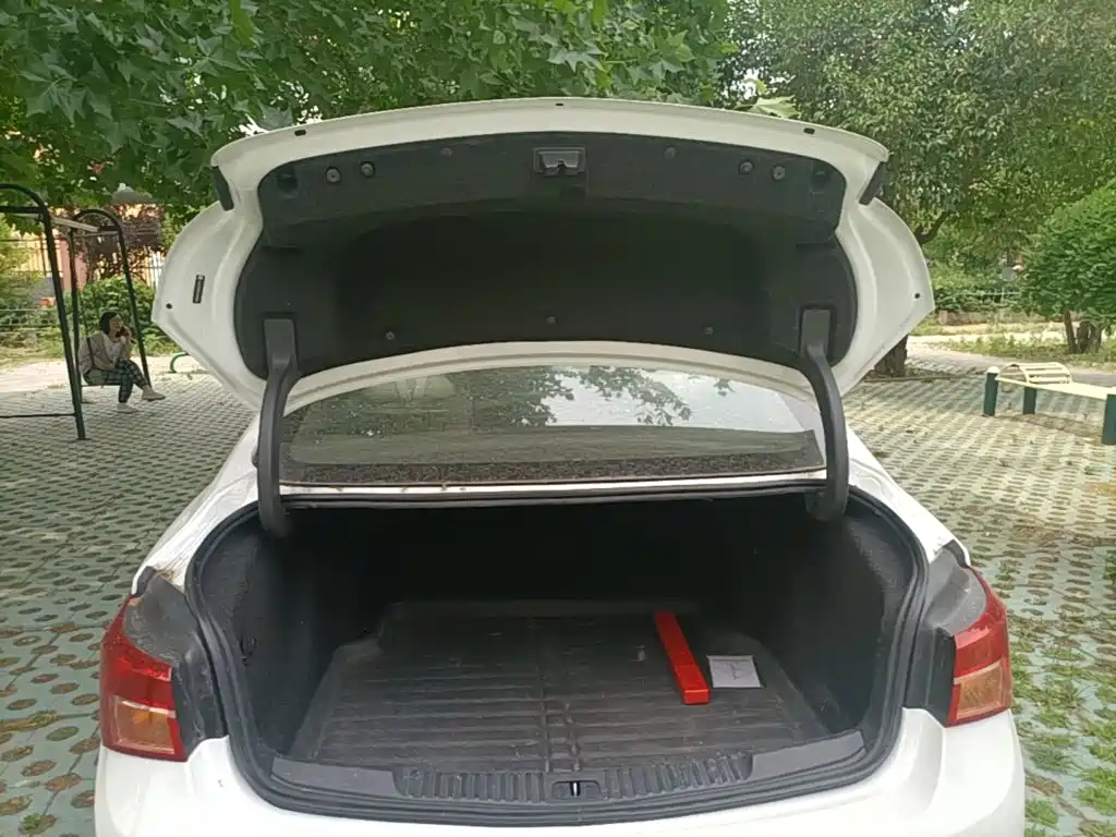 Photo 19 - Buick Verano