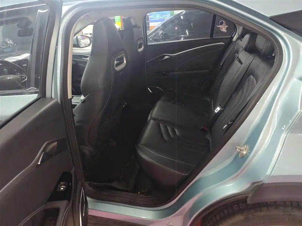 NEZHA AUTOMOBILE NEZHA U