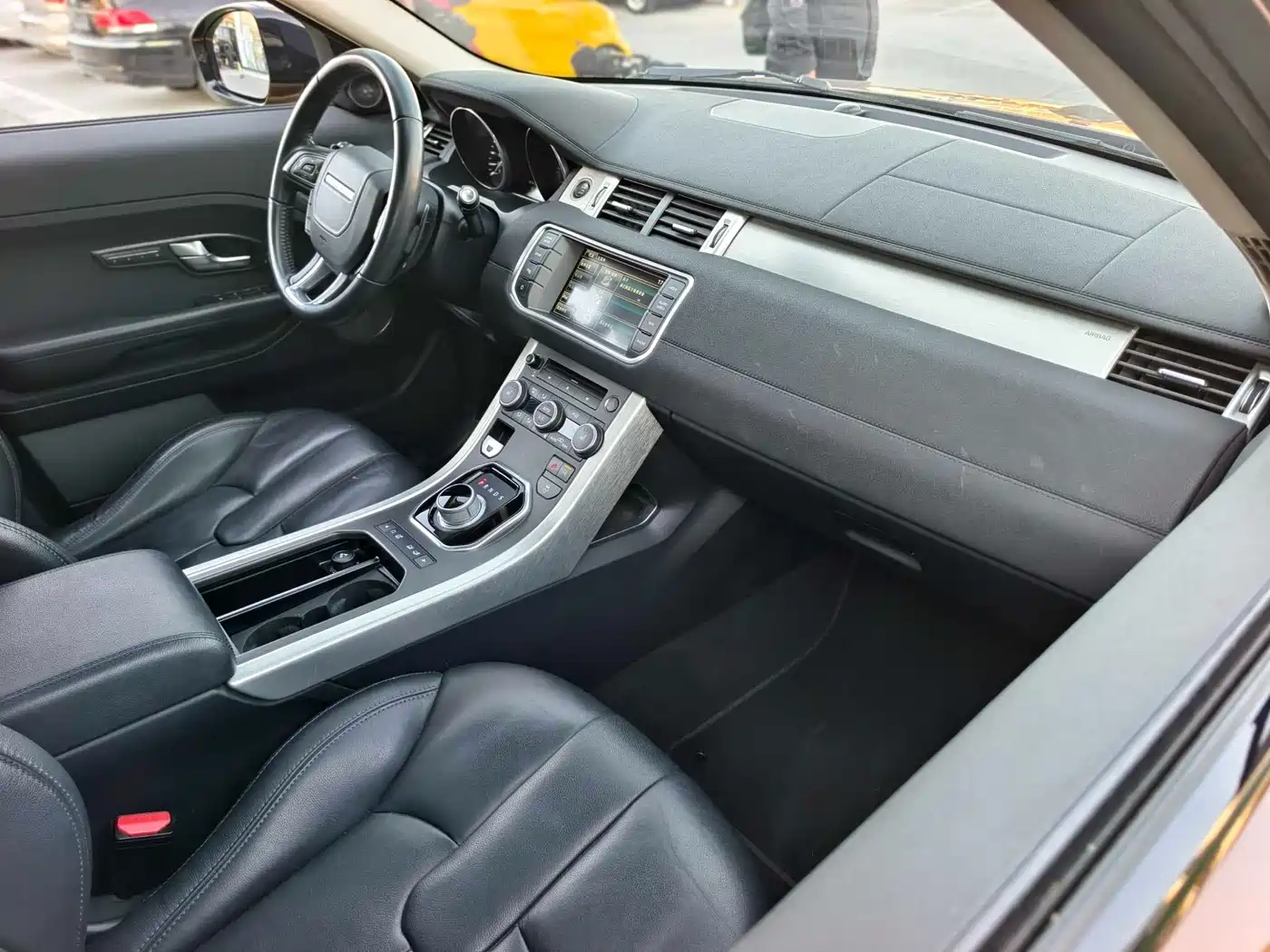 Land Rover Range Rover Evoque 2015 2.0T 5-Door Intelligent Edition фото 13