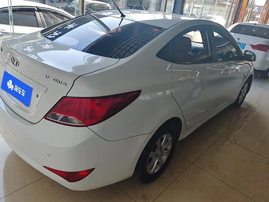 Hyundai Verna 2014 1.4L Manual Fashion GS фото 3