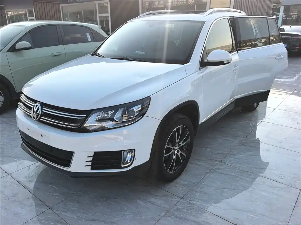 Volkswagen Tiguan 2015 1.8TSI Automatic 2WD Highline фото 3