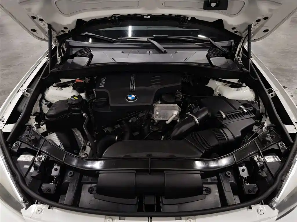 BMW X1 2015 Model sDrive18i Fashion Advanced Edition фото 6