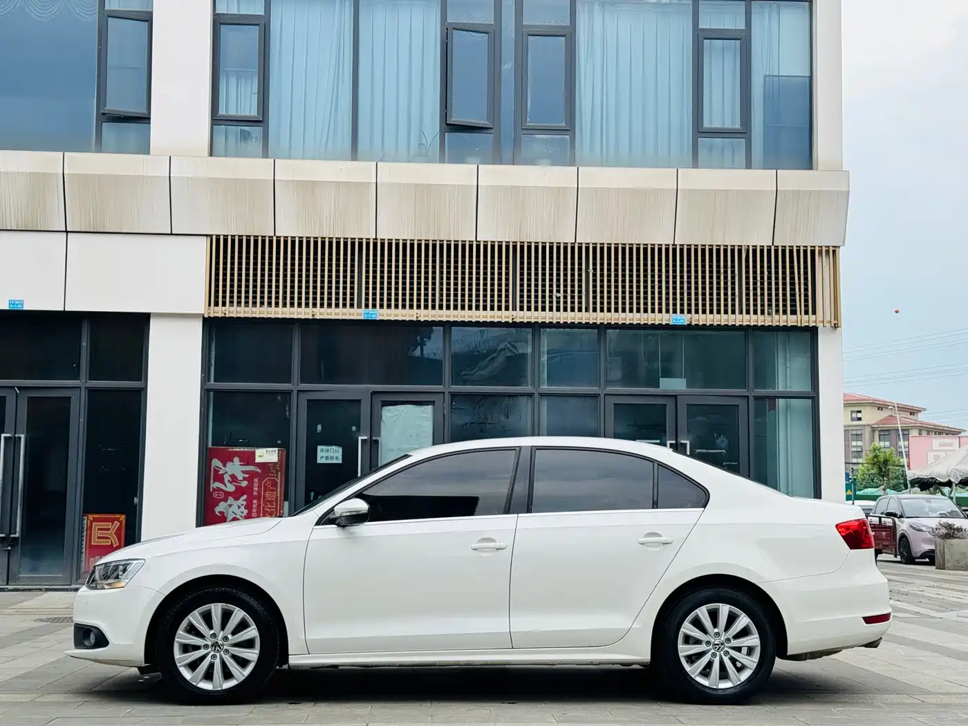 Volkswagen Sagitar 2014 1.4TSI Automatic Luxury фото 4