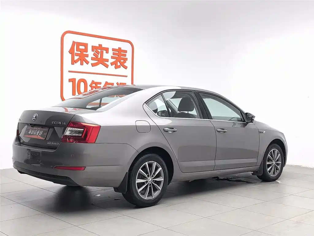 Škoda Octavia 2017 1.6L Manual ChuangXing фото 2