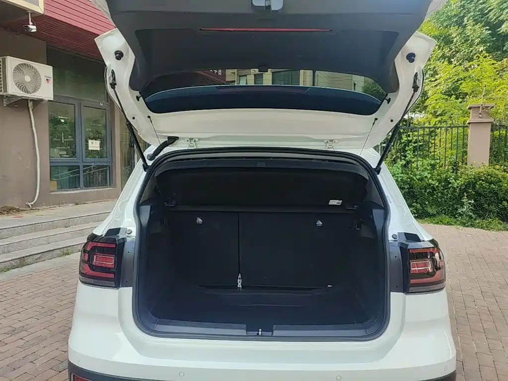 Volkswagen Tanying 2021 1.5L Automatic Smart Connect Edition фото 19