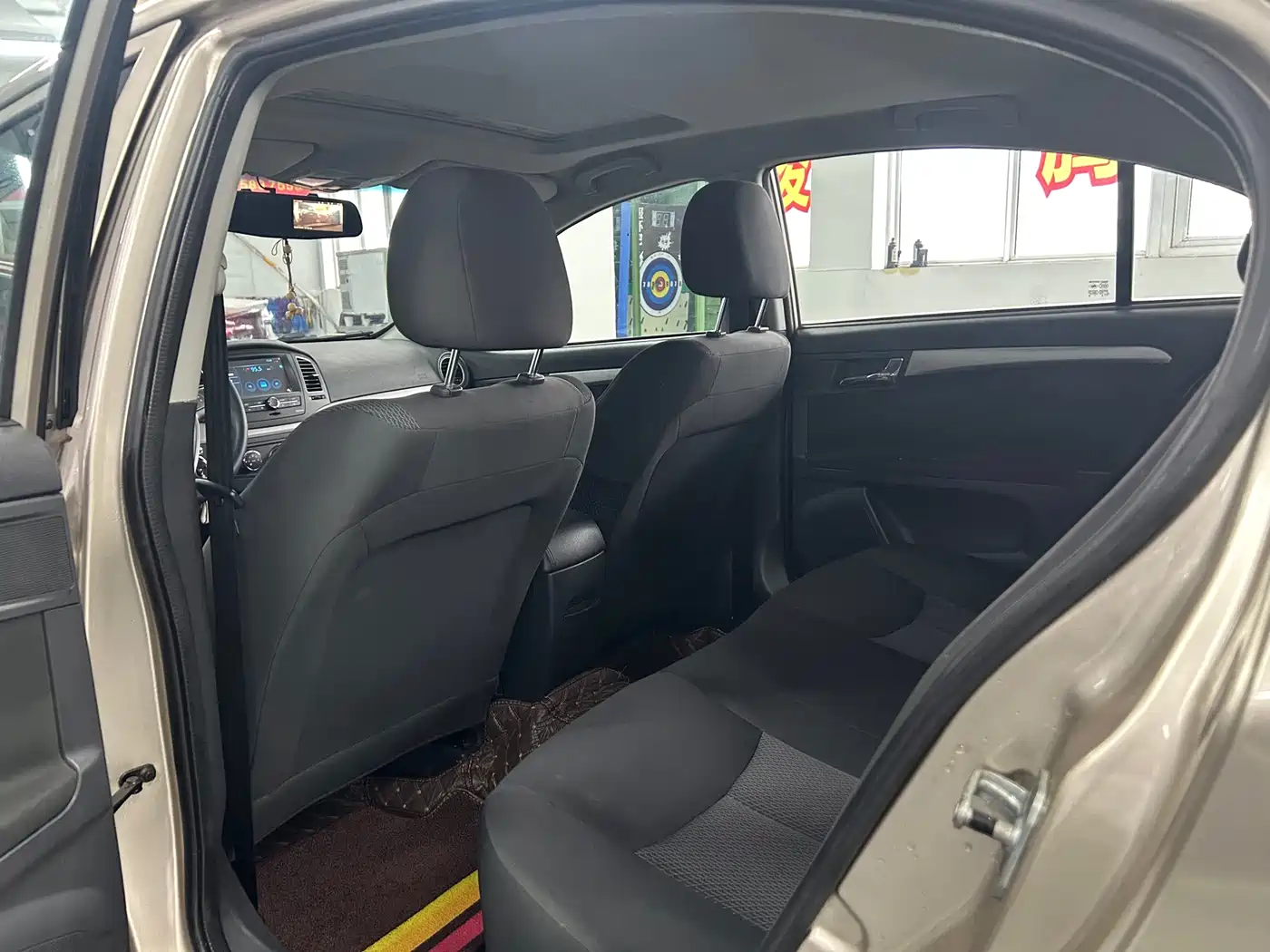 Roewe 350 2017 2015 Model 1.5L Automatic Premium Edition