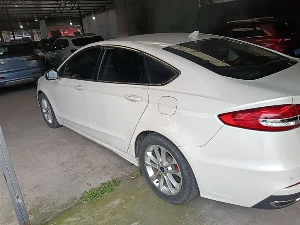 FORD MONDEO