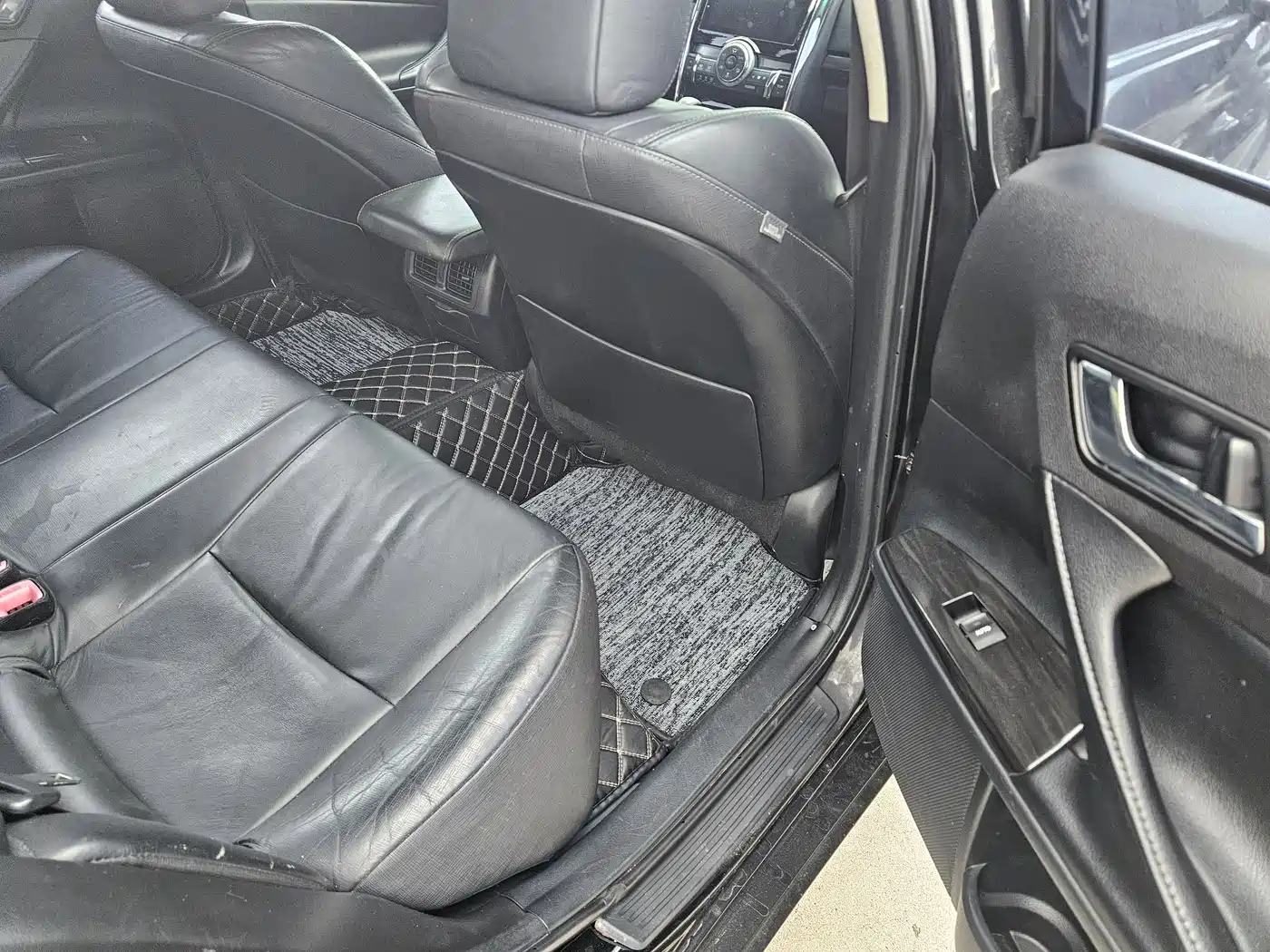 Toyota Reiz 2010 2.5S Elegance Elite Edition фото 17
