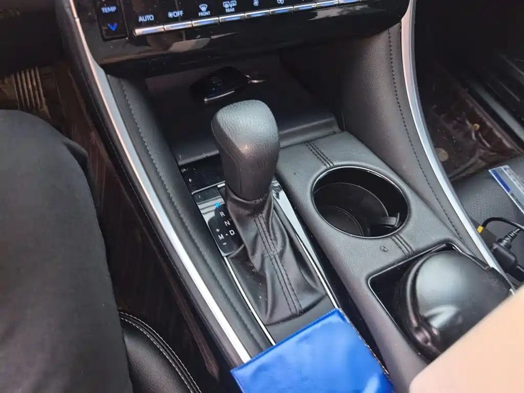 Toyota Avalon 2023 2.0L Aspiration Edition фото 7