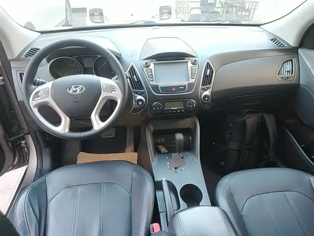 Hyundai Beijing Hyundai ix35 2015 2.0L Automatic 2WD Smart Type China IV фото 10