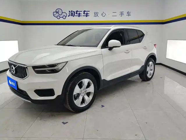 Volvo XC40 T3, Смарт Стиль