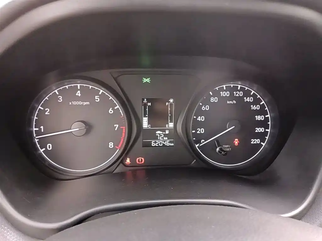 Hyundai Verna 2017 1.4L Manual Renewal Edition China VI фото 12