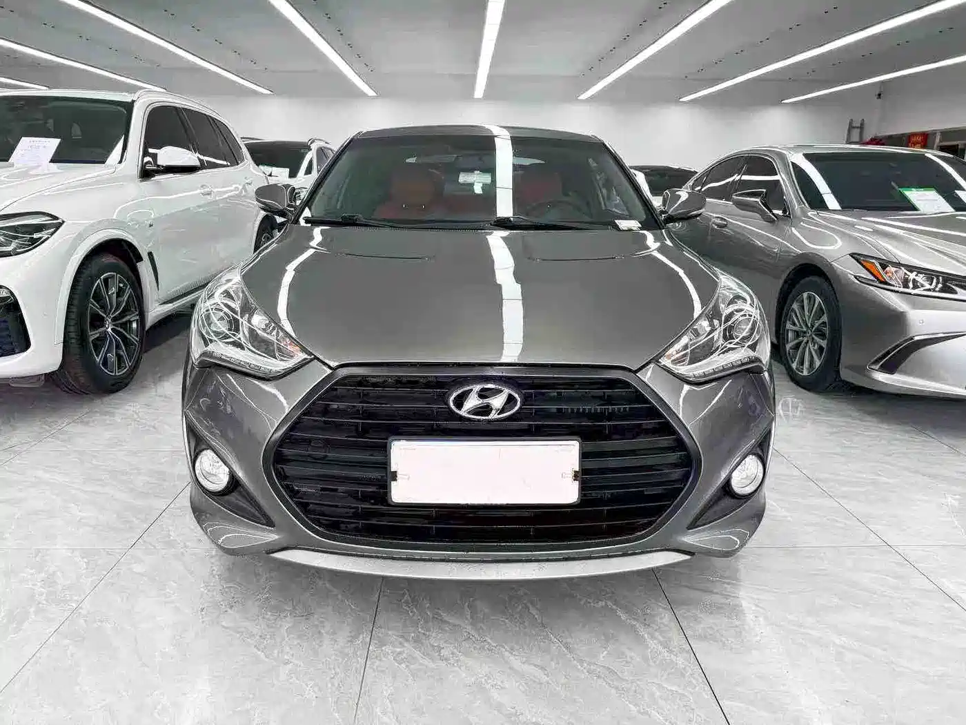 Hyundai Veloster 2015 1.6T Automatic Luxury Edition фото 2