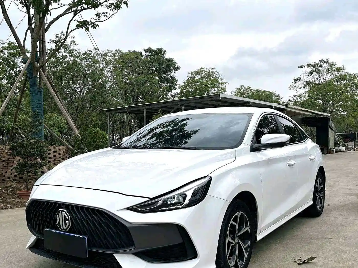 MG 5 2023 180DVVT CVT Luxury Edition