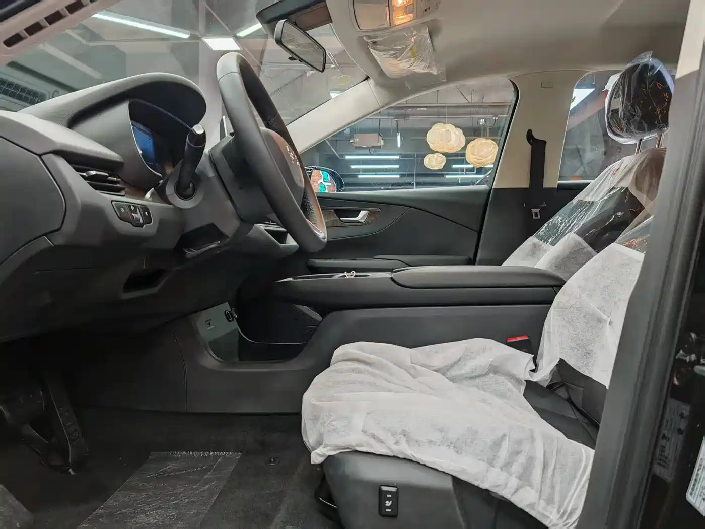 Hongqi E-QM5 2025 610km PLUS фото 14