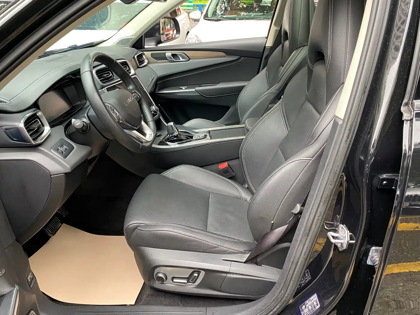 Lynk & Co 01 2019 2.0T 2WD Pro Edition China V фото 9