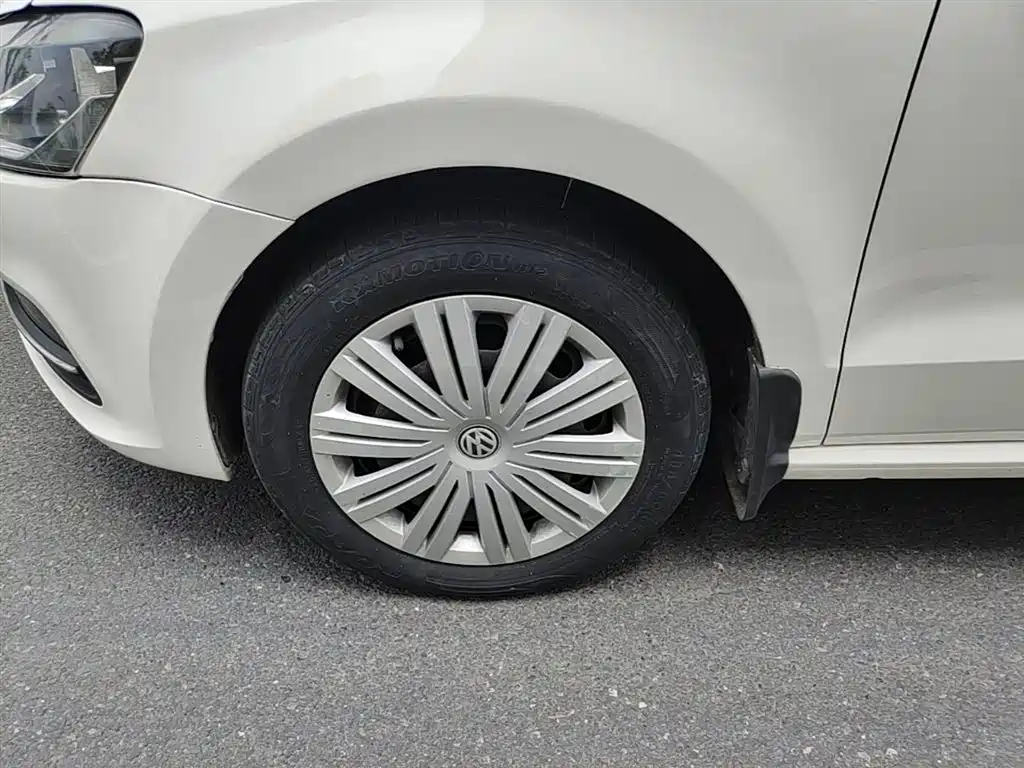 Volkswagen Polo 2016 1.6L Automatic Comfort фото 23
