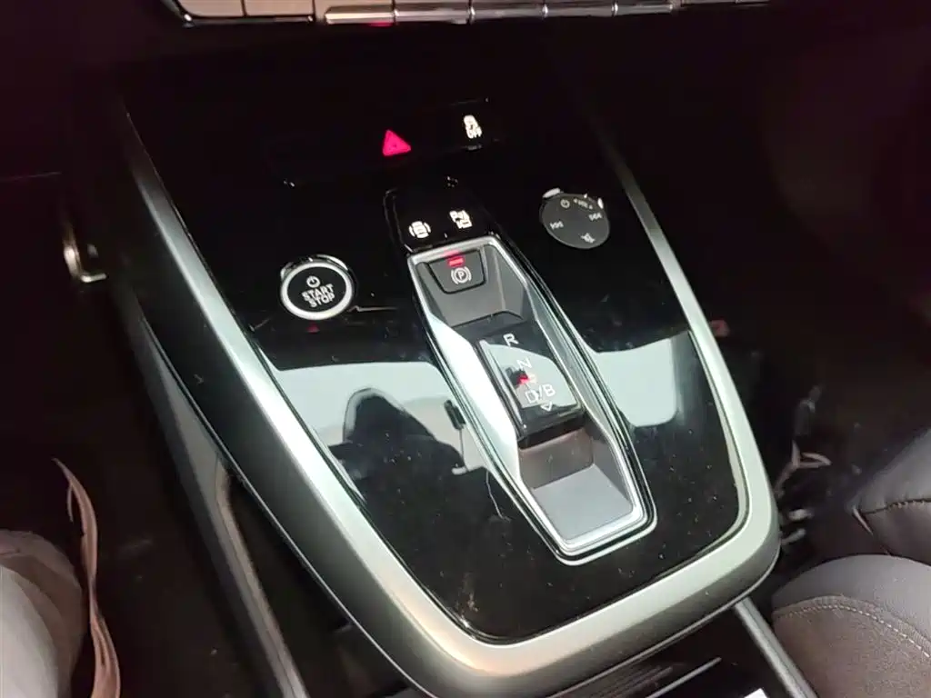 Audi Q4 e-tron 2023 40 e-tron Pioneer Edition фото 7