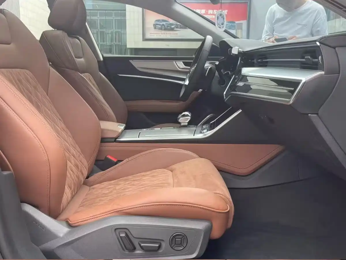 Audi A7L 2024 45 TFSI quattro Premium Luxury фото 6
