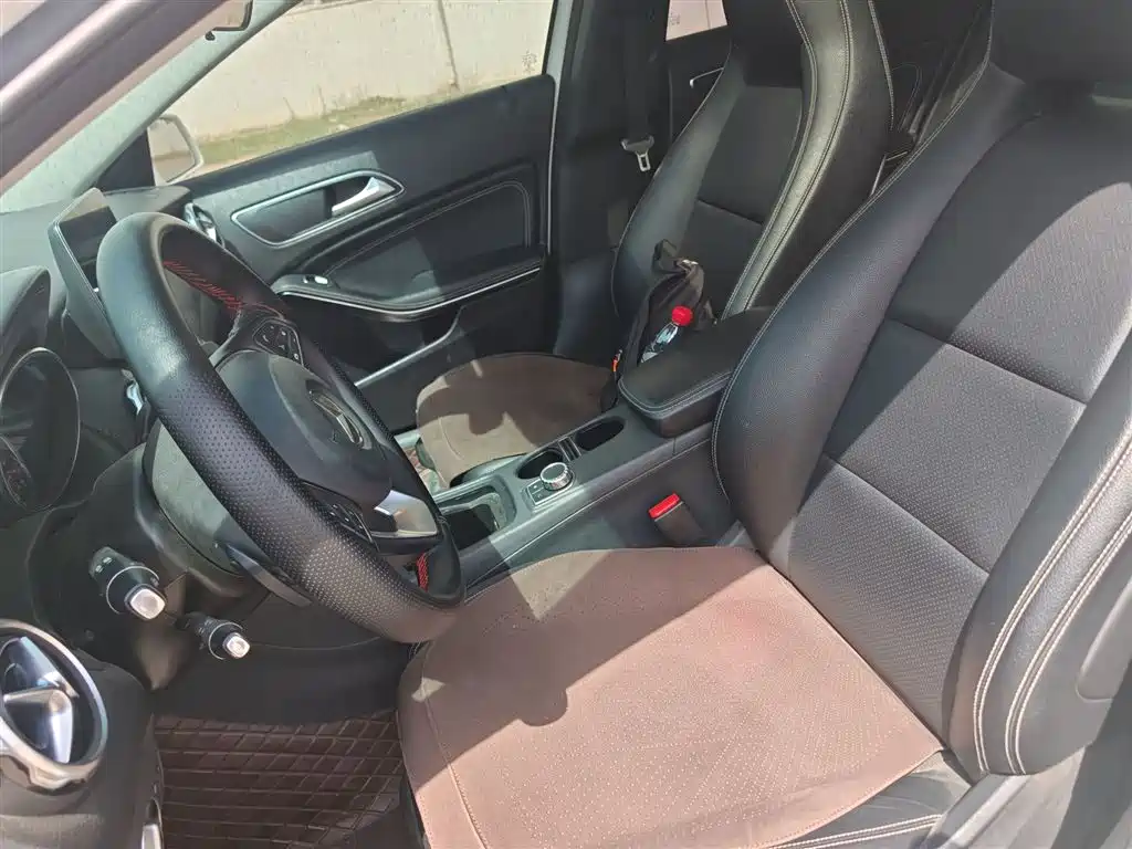 Mercedes-Benz GLA 2018 GLA 200 Dynamic фото 11