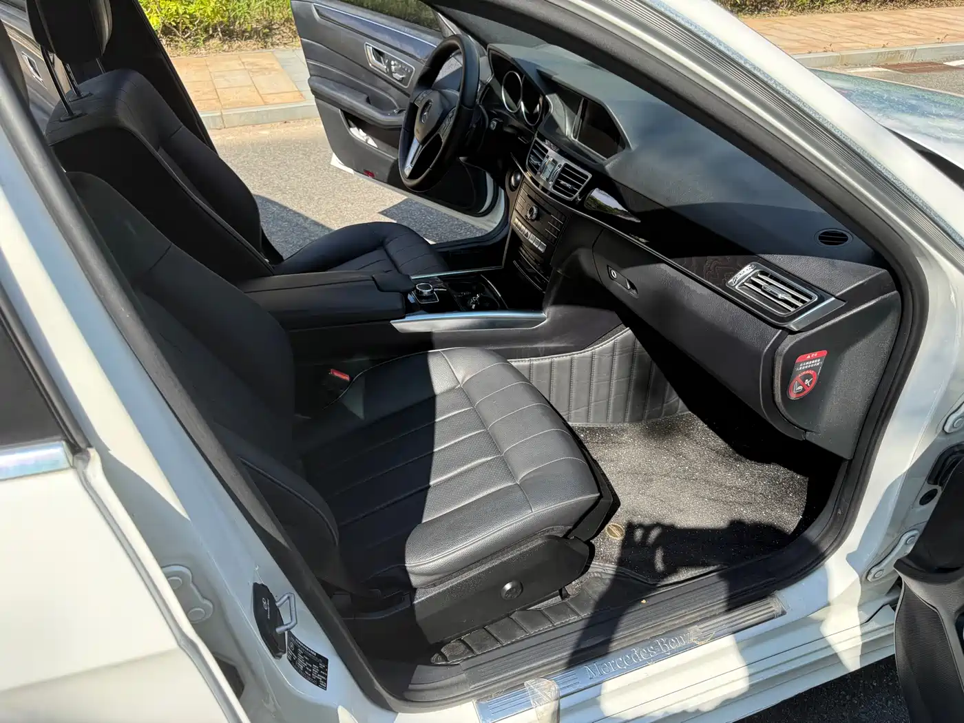 Mercedes-Benz E-Class 2015 Facelift E 200 L фото 10