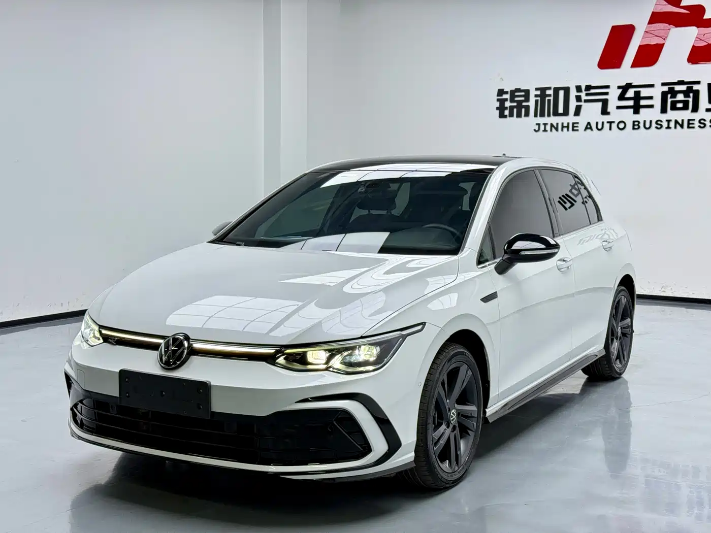Volkswagen Golf 2023 Model 280TSI DSG R-Line