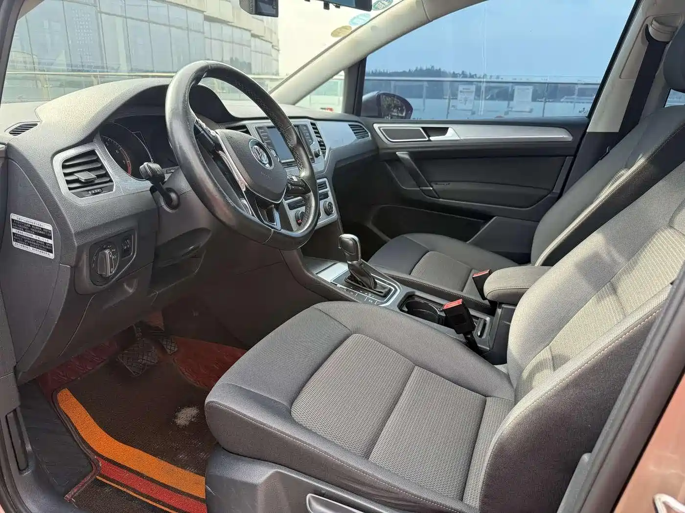 Volkswagen Golf Sportsvan 2016 230TSI Automatic Progressive фото 9