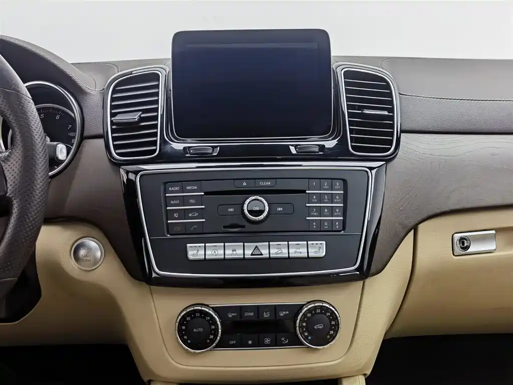 Mercedes-Benz GLE 2018 GLE 320 4MATIC Luxury Ultimate Edition фото 12