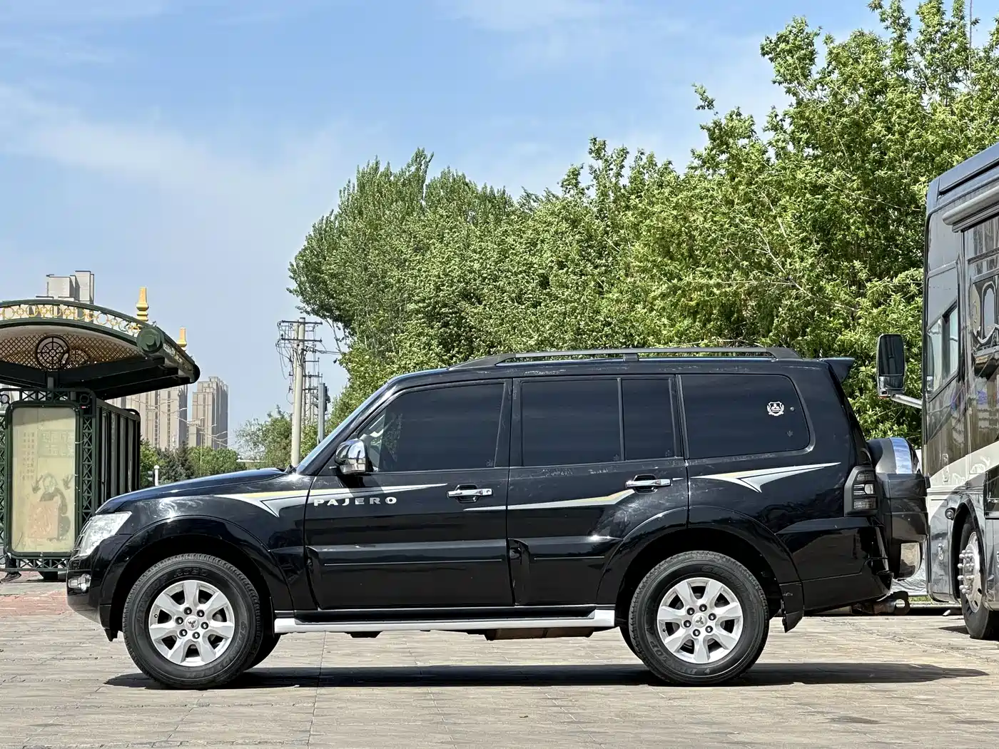 Mitsubishi Pajero (Import) 2015 3.0L Automatic Elite Premium Edition China IV фото 5