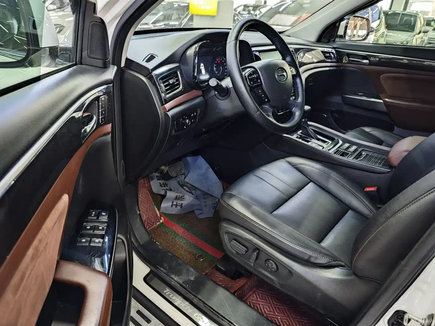 GAC Trumpchi Trumpchi GS8 2017 320T 2WD Luxury Smart Connect (7-seater) фото 7