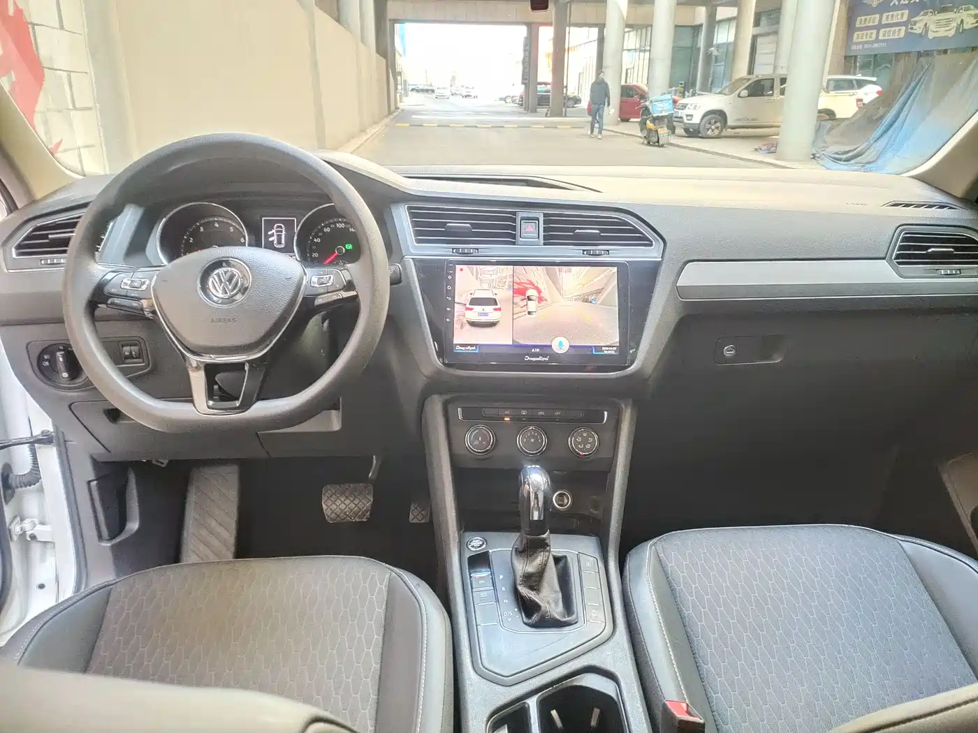 Volkswagen Tiguan L 2017 330TSI Automatic 2WD Trend Edition фото 10