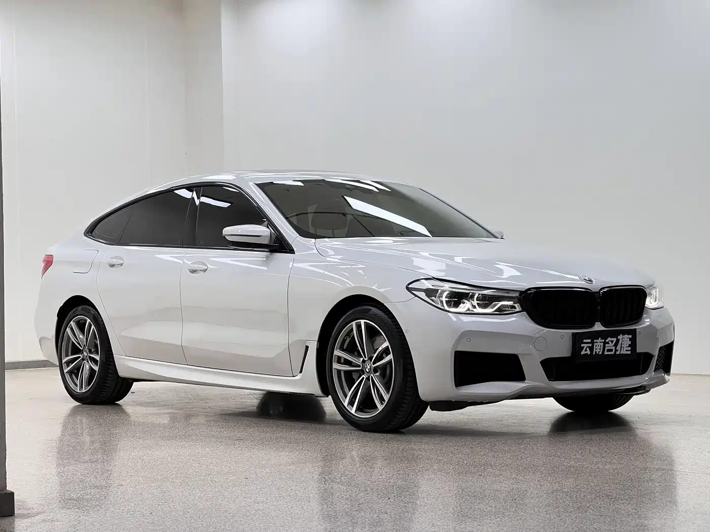 BMW 6 Series GT 2019 630i M Sport Package фото 3