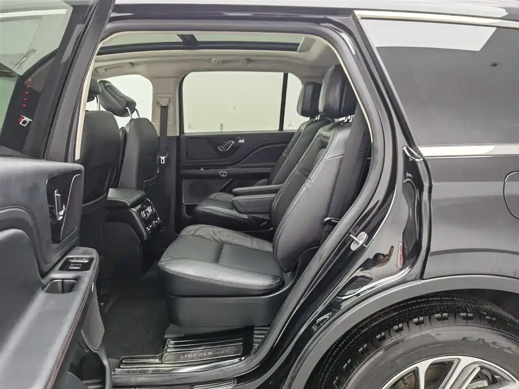 Lincoln Aviator 2023 3.0T V6 AWD Premium Cruise Edition 6-Seater фото 15